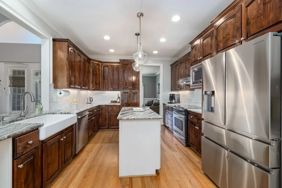 Refrigerator repair service